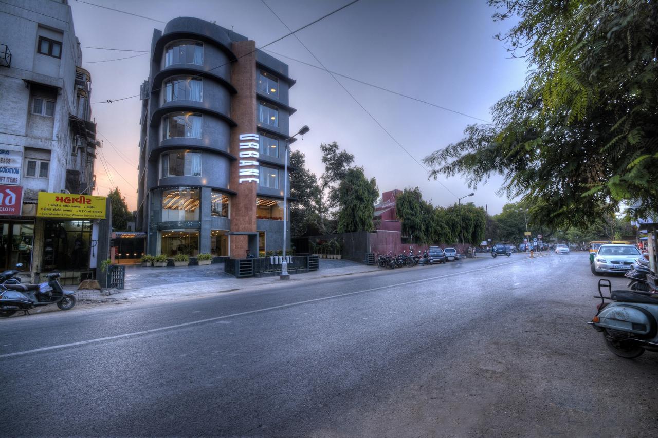 אחמדאבאד Urbane The Hotel מראה חיצוני תמונה